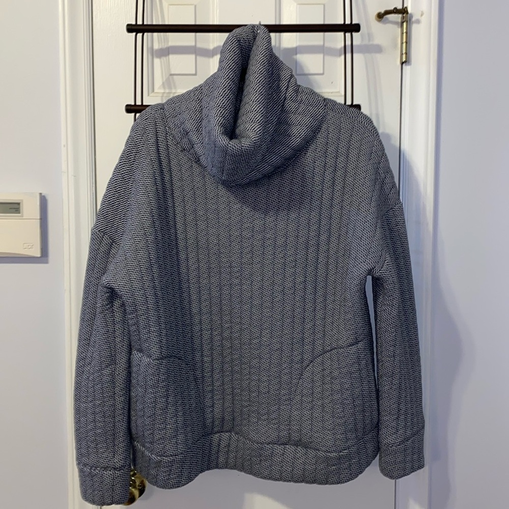 Gap Fit Cowl Neck pullover, black/white, 2017